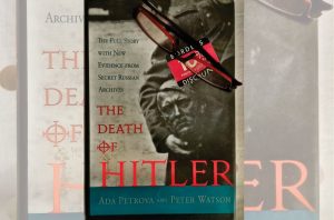 Dari Buku The Death of Hitler Ketika Hitler Mati, Tetapi Misterinya Tidak